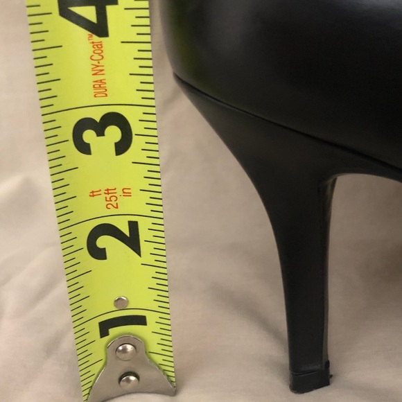 Stuart Weitzman Black Leather Booties, Size 8.5B - Picture 7 of 8